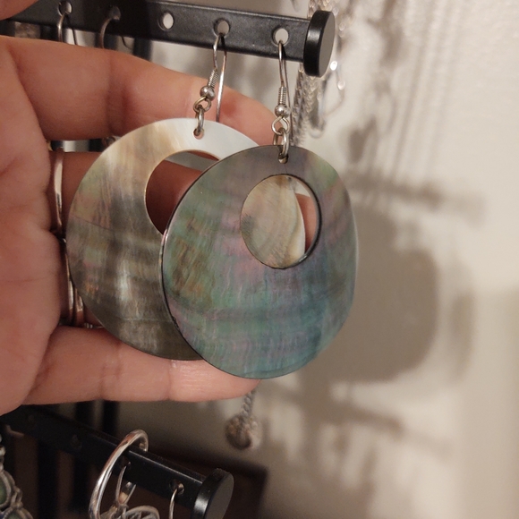 Earrings - Picture 1 of 2